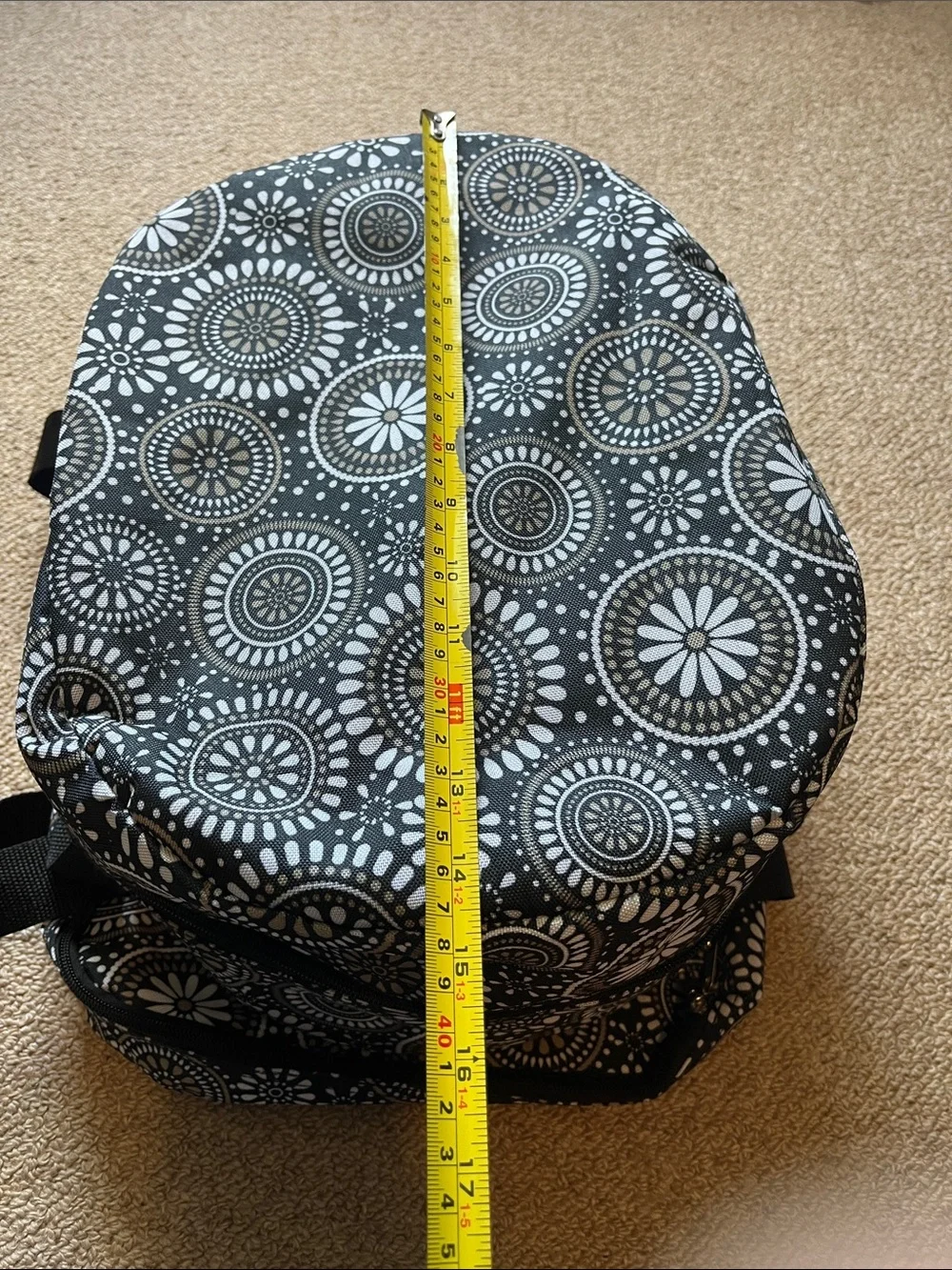 Black and White Floral Circle Crockpot and Casserole Carrying Case Set